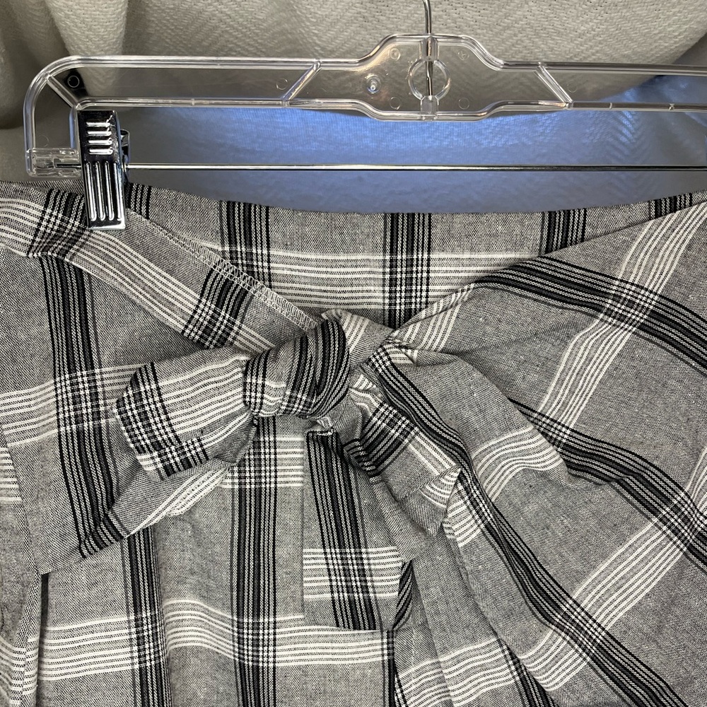 side tie mini skirt - Picture 2 of 6